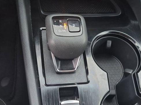 Used 2025 Nissan Rogue SV image 19