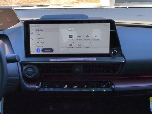 New 2026 Toyota Prius Plug-In Hybrid FWD image 17