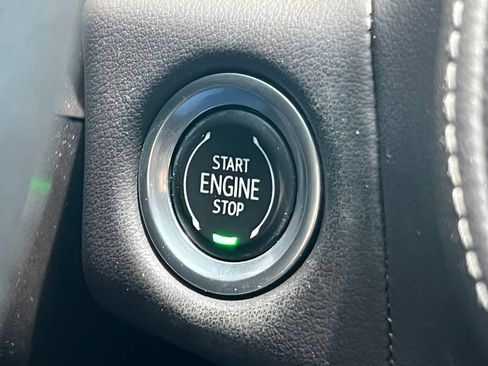 Used 2021 GMC Yukon XL SLT w/ Rear Media and Nav Package AWD/4WD image 33