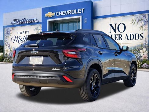 New 2026 Chevrolet Trax LT w/ Driver Confidence Package FWD image 5