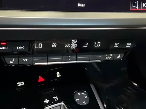 Certified 2024 Audi Q4 e-tron Premium w/ Convenience Package AWD/4WD image 19