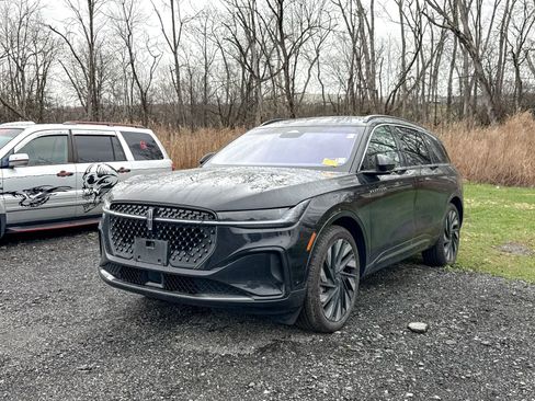 Used 2024 Lincoln Nautilus Black Label w/ Jet Appearance Package (87T) image 3