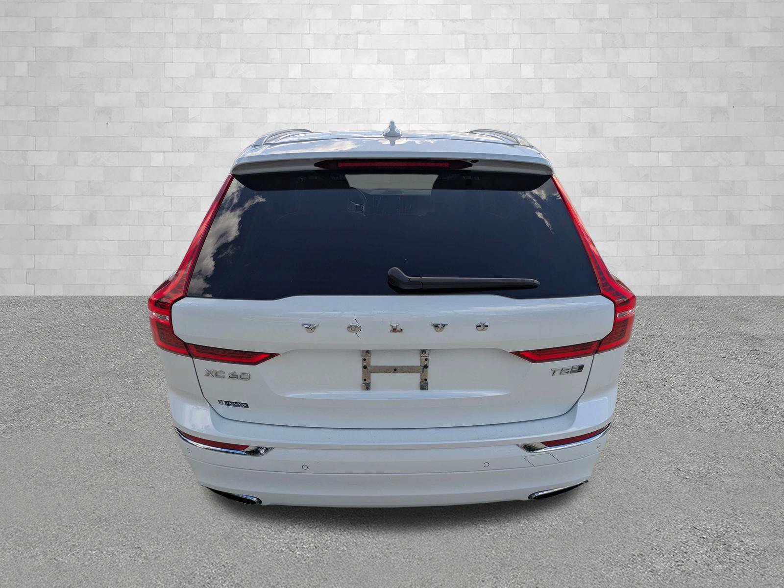 Used 2019 Volvo XC60 T5 Inscription w/ Protection Package AWD/4WD image 3