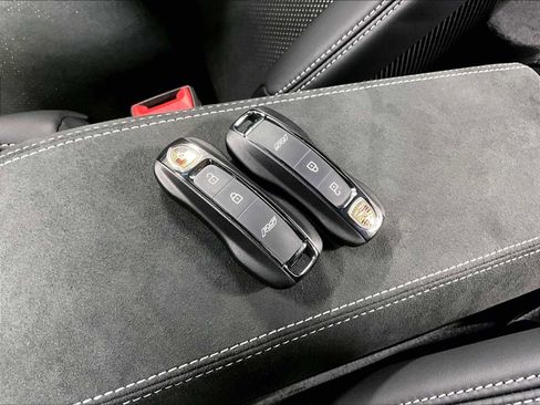 Used 2025 Porsche 911 GT3 RS image 36