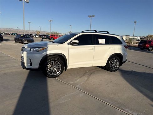 Certified 2018 Toyota Highlander XLE image 8