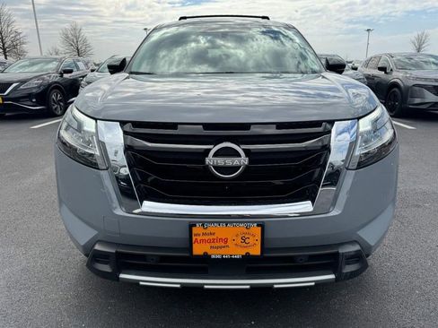Used 2024 Nissan Pathfinder SL image 9