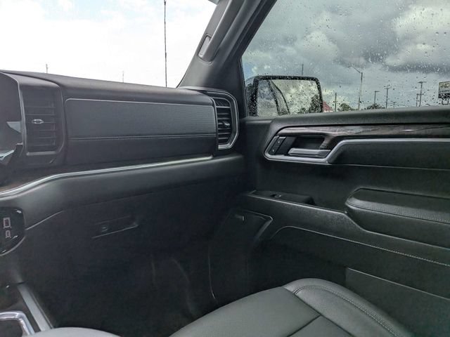 Used 2025 Chevrolet Silverado 1500 LTZ AWD/4WD image 17