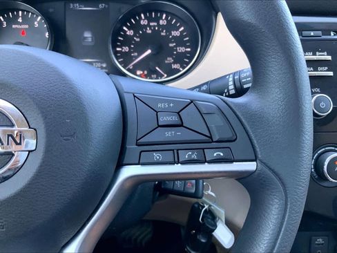 Used 2017 Nissan Rogue S FWD image 25