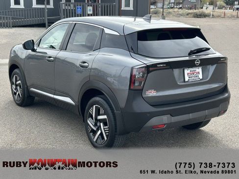 Used 2025 Nissan Kicks SV FWD image 5