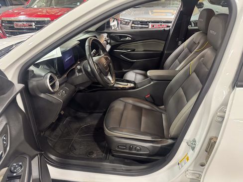 Used 2024 Chevrolet Trax ACTIV FWD image 1