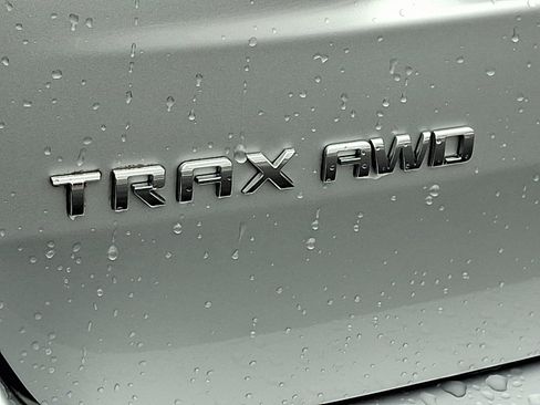 Used 2022 Chevrolet Trax LT w/ LT Convenience Package image 29