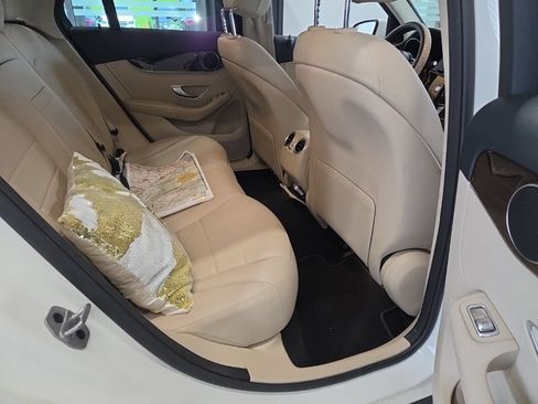 Used 2022 Mercedes-Benz GLC 300 image 11