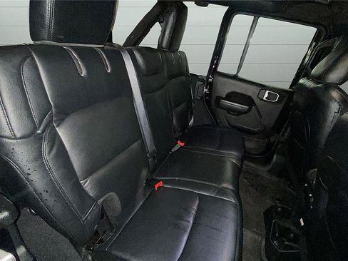 Used 2022 Jeep Wrangler Unlimited Sport image 18