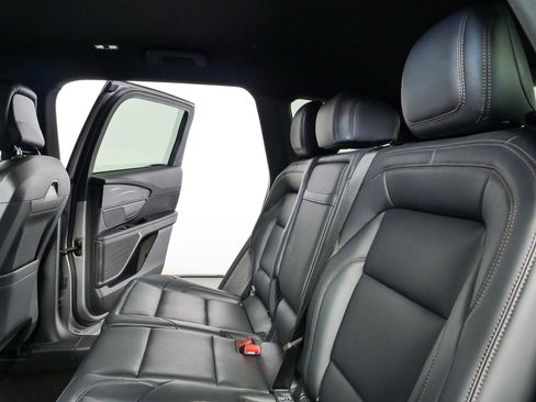 Used 2025 Lincoln Nautilus Premier w/ Jet Appearance Package AWD/4WD image 19
