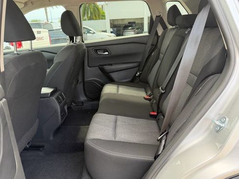 Used 2025 Nissan Rogue SV FWD image 11