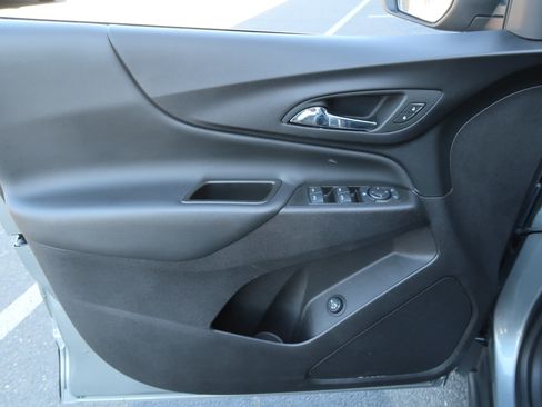Used 2024 Chevrolet Equinox LT AWD/4WD image 19
