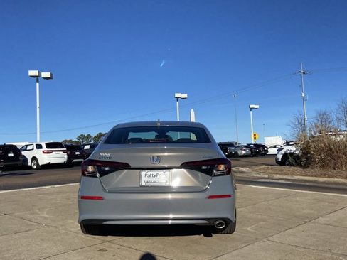 Used 2025 Honda Civic Sport image 9