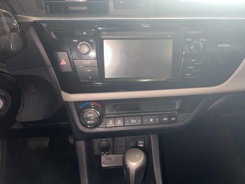 Used 2016 Toyota Corolla LE FWD image 8