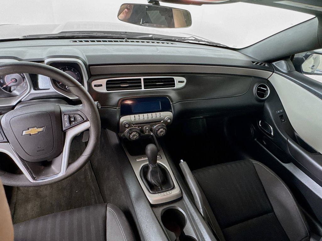 Used 2015 Chevrolet Camaro LS RWD image 13