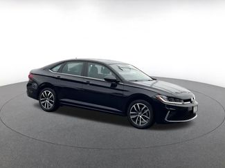 Used 2025 Volkswagen Jetta SE video 2