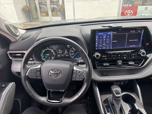 Used 2021 Toyota Highlander Limited image 4