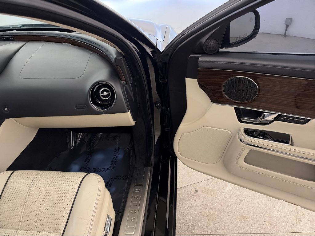 Used 2012 Jaguar XJ L RWD image 40