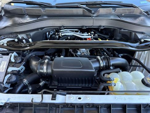 Certified 2022 Ford Explorer Platinum w/ Equipment Group 601A image 8