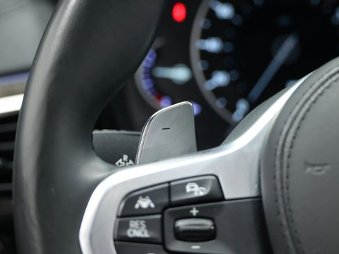 Used 2018 BMW M550i xDrive image 24