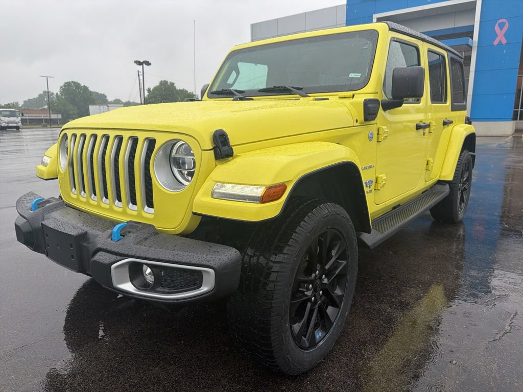 Used 2022 Jeep Wrangler Unlimited Sahara w/ Cold Weather Group AWD/4WD image 7