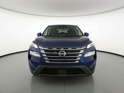 Used 2025 Nissan Rogue SV image 2