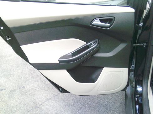 Used 2016 Ford Focus SE image 14