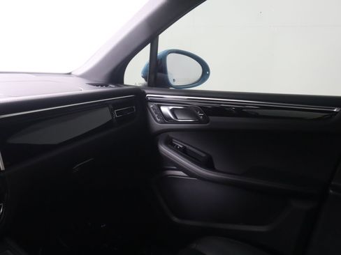 Used 2021 Porsche Macan image 14