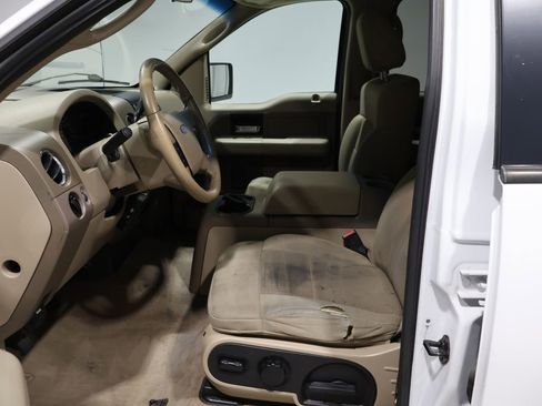 Used 2006 Ford F150 XLT image 11