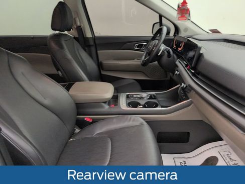 Used 2025 Kia Carnival EX FWD image 15