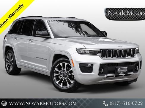 Used 2022 Jeep Grand Cherokee Overland w/ Luxury Tech Group IV AWD/4WD image 1