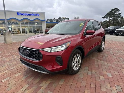 Used 2023 Ford Escape Active w/ Tech Pack #2 image 1