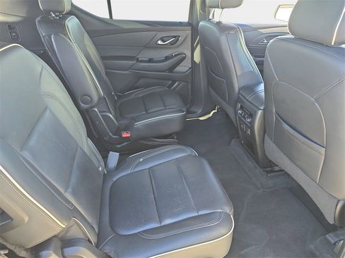 Used 2023 Chevrolet Traverse Premier image 13
