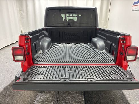 Used 2023 Jeep Gladiator Overland image 6