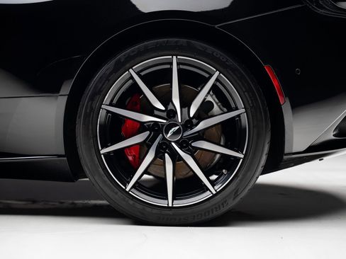 Used 2019 Aston Martin DB11 Volante RWD image 23
