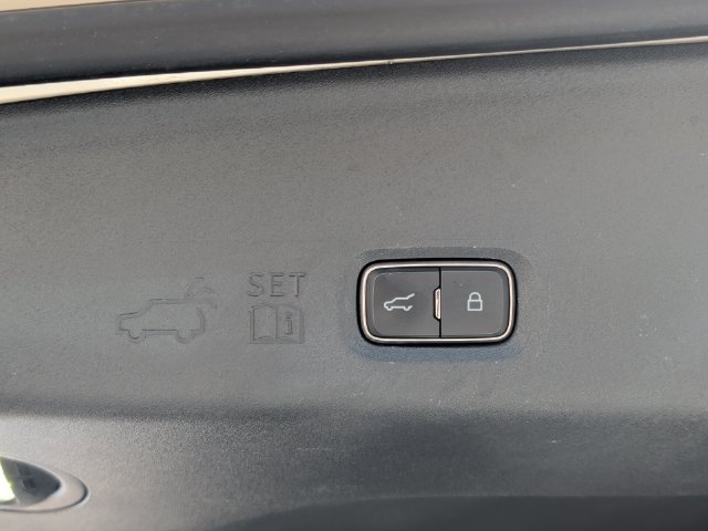 Used 2025 Ford Expedition Active AWD/4WD image 38