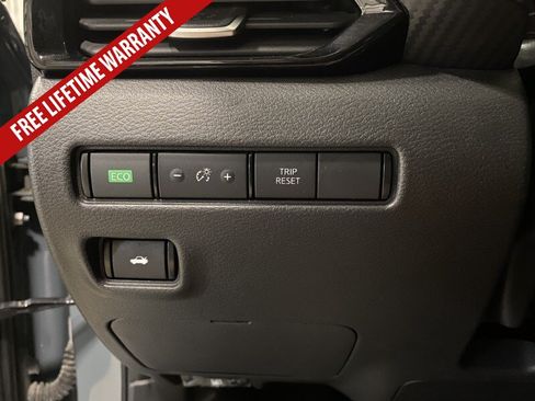 Used 2024 Nissan Sentra SV FWD image 32