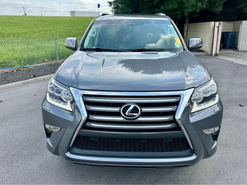 Used 2017 Lexus GX 460 Luxury w/ Preferred Accessory Package AWD/4WD image 2