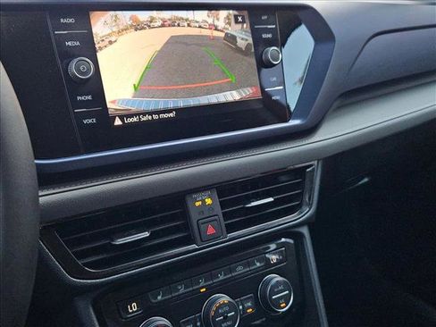 Used 2024 Volkswagen Taos SE image 13