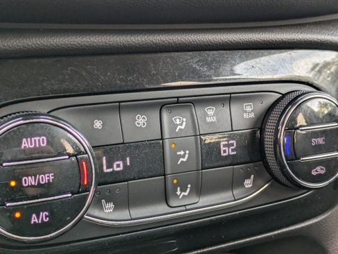 Used 2023 Buick Encore GX Essence w/ Experience Buick Package image 31