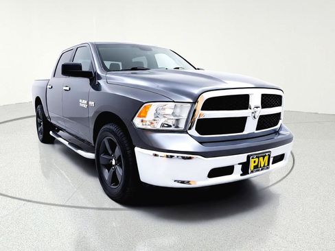 Used 2017 RAM 1500 Classic SLT image 2