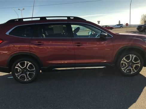 Used 2024 Subaru Ascent Limited w/ Technology Package image 9