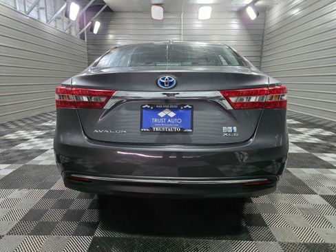 Used 2018 Toyota Avalon XLE Premium image 6