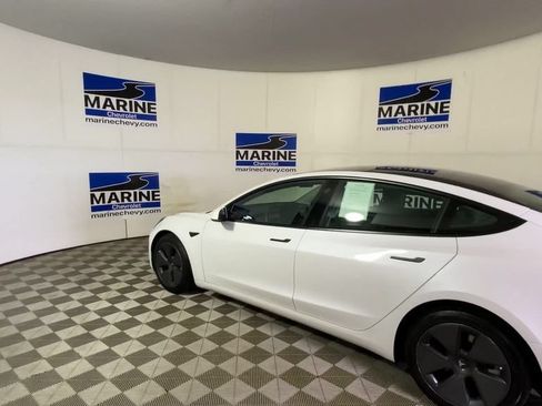 Used 2022 Tesla Model 3 RWD image 8