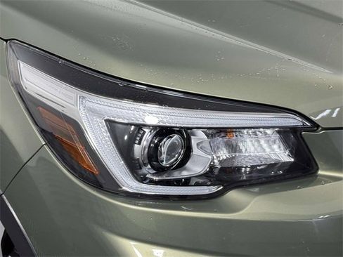 Used 2020 Subaru Forester Limited image 15