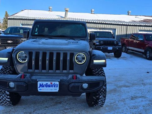 Used 2022 Jeep Wrangler Unlimited Rubicon w/ LED Lighting Group AWD/4WD image 3